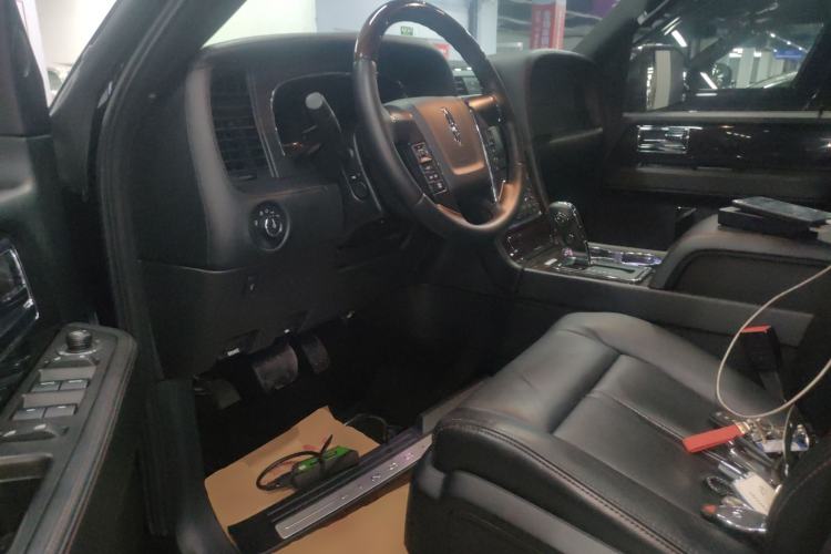 Used Lincoln Navigator 2016 3.5T AWD Driver Seat