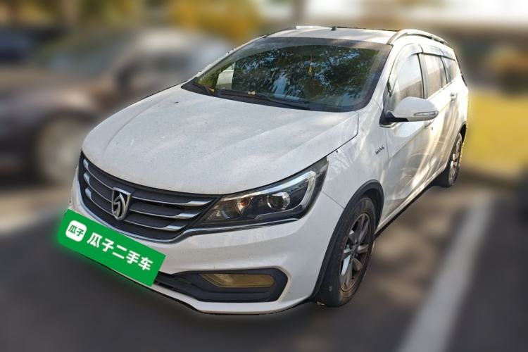 Used Baojun 310W 2017 1.5L Manual Fashion Model China V