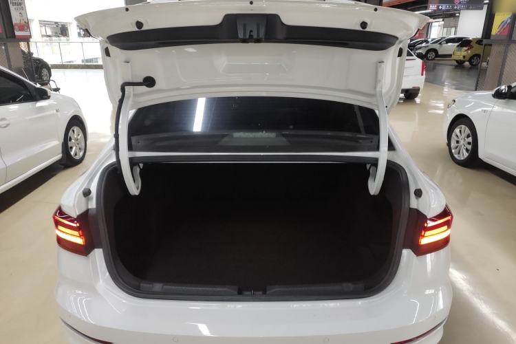 Used Volkswagen Lavida 2021 1.5L Automatic Vision Edition
