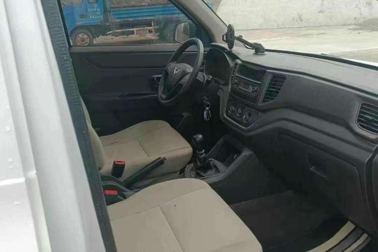 Used Wuling Hongguang V 2019 1.5L Jingqu Version China VI LAR