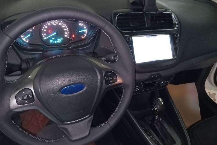 Used Ford Escort 2015 1.5L Automatic Fashion Model
