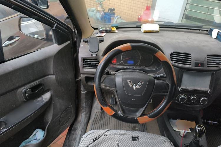 Used Wuling Hongguang 2014 1.5L S Standard Version
