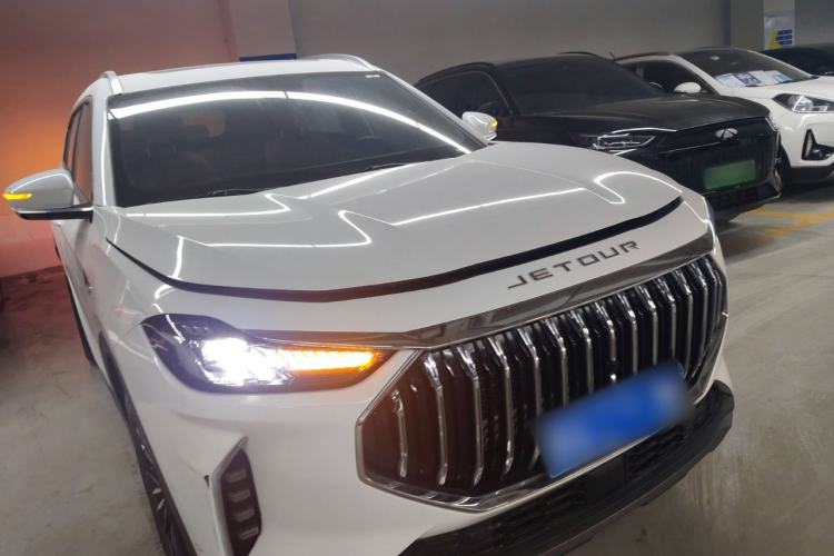 Used JETOUR X70 PLUS 2023 1.5T DCT Ziqiang PRO 5-Seater Front Right 45 Deg