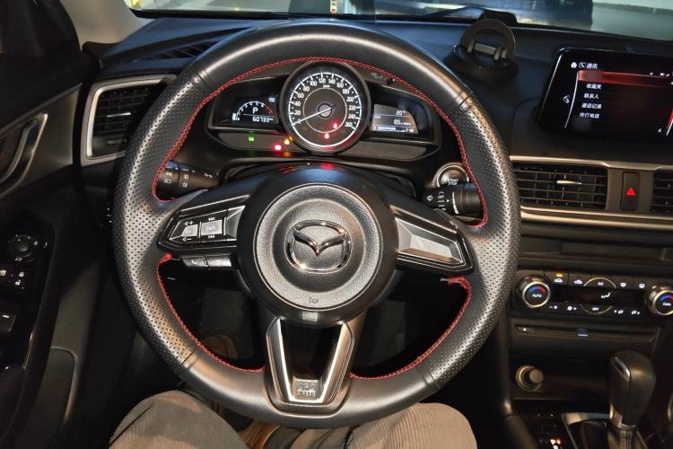 Used Mazda 3 Axela 2017 Sedan 1.5L Automatic Luxury Model Emission Standard China V
