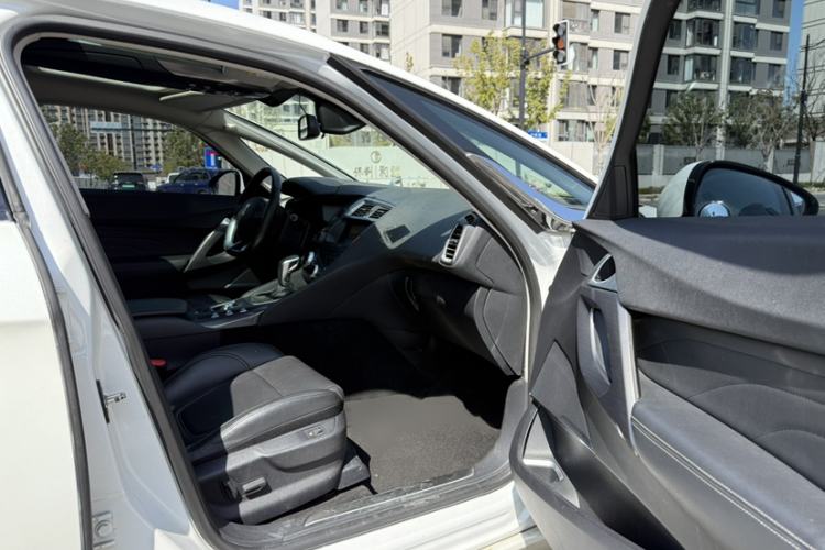 Used DS 5 2013 1.6T Luxury Edition THP160 Right Front Seat