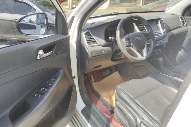 Used Hyundai Tucson 2015 1.6T Dual-Clutch Two-Wheel-Drive Smart Model Driver Seat