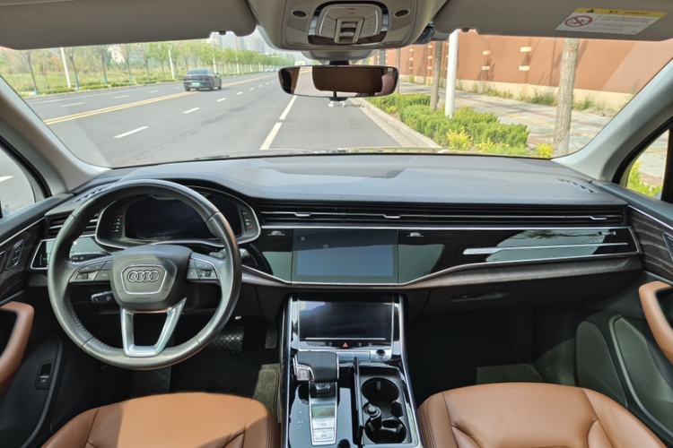 Used Audi Q7 2020 55 TFSI quattro S line sports model Interior 2