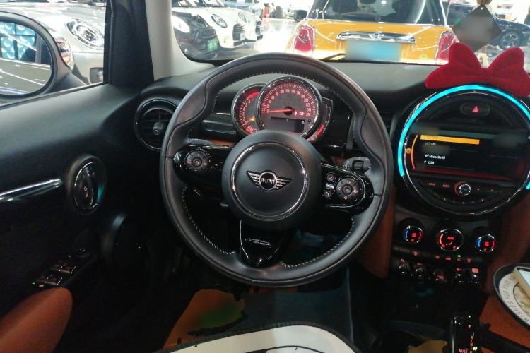 Used MINI MINI 2018 1.5T COOPER Artist Five-Door Edition
