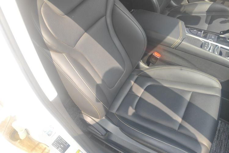 Used Bestune B70 2022 Third Generation 1.5T Automatic Enjoyment Version Right Front Seat