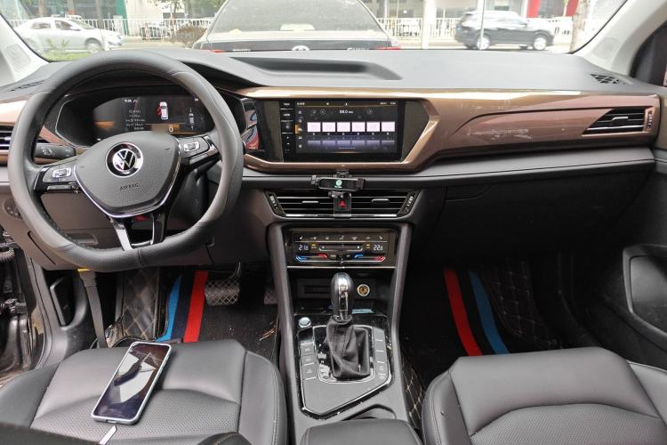 Used Volkswagen Tharu 2022 280TSI Two-Wheel-Drive Luxury Edition Center Console