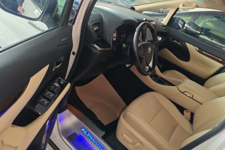 Used Toyota Alphard 2019 Dual-Engine 2.5L Luxury Edition
