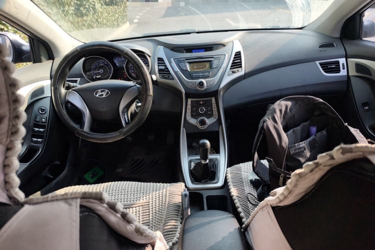 Used Hyundai Elantra (5th Generation / Langdong) 2012 1.6L Manual Fashion Edition Interior 2