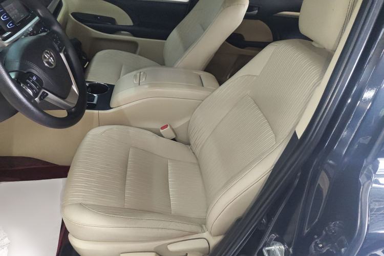 Used Toyota Highlander 2018 2.0T Two-Wheel Drive Elite Version 5 Seats China VI Standard