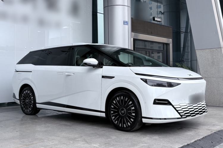 Used XPeng X9 2025 740 Ultra-Long Range Max
