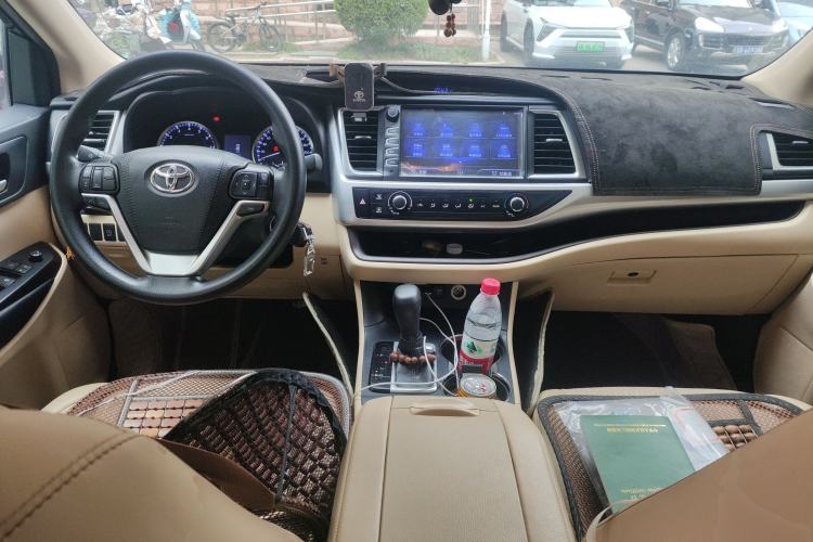 Used Toyota Highlander 2018 2.0T Two-Wheel Drive Elite Edition 7 Seats China VI Standard
