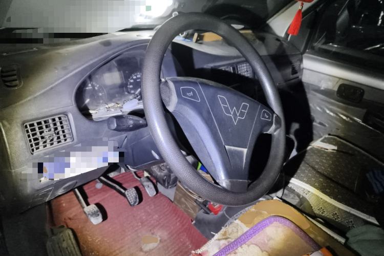 Used Wuling Rongguang 2011 1.2L Base Version
