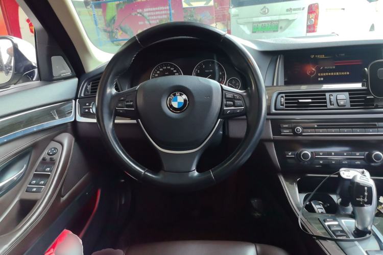 Used BMW 5 Series 2014 525Li Luxury Design Package