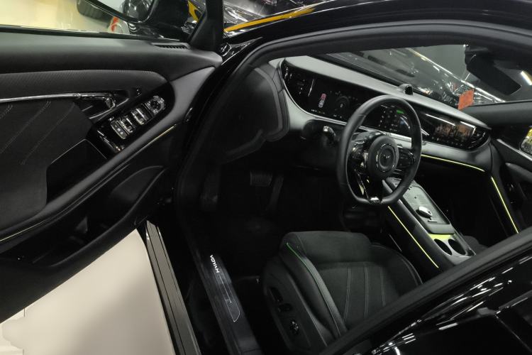 Used VOYAH FREE 2025 318 318 km Rear-Drive Touring Edition Driver Seat