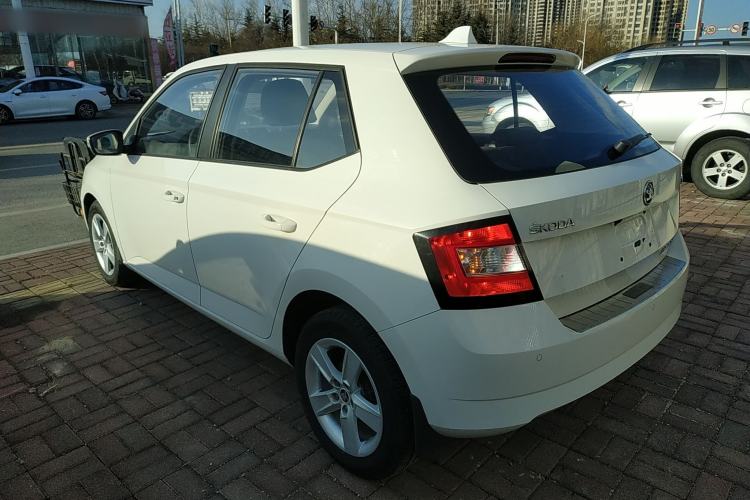 Used Skoda Fabia 2016 1.4L Automatic Car Enjoy Edition