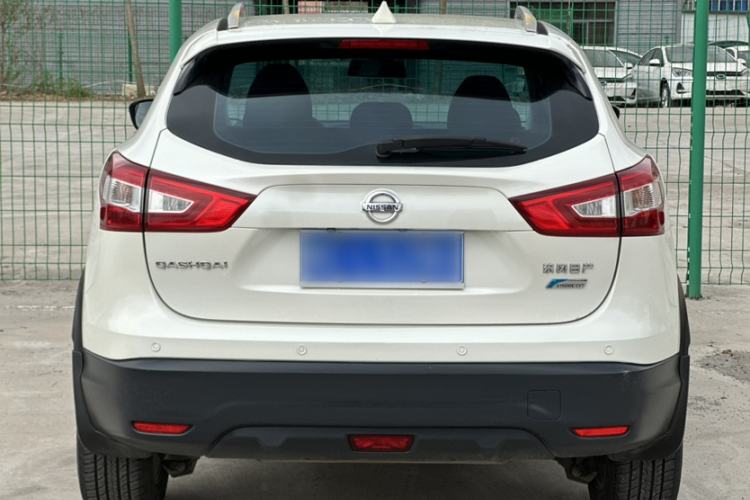 Used Nissan Qashqai 2016 2.0L CVT Elite Edition Exterior 4