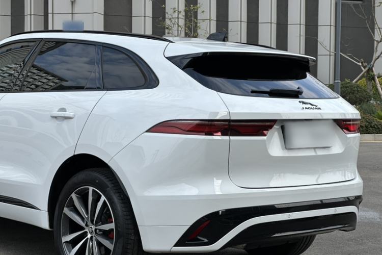 Used Jaguar F-PACE 2024 P250 R-Dynamic SE Exterior 7