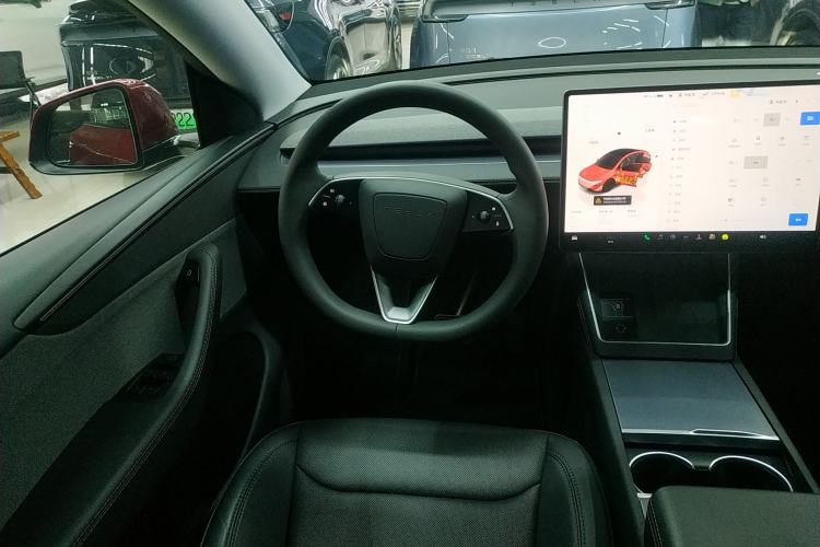 Used Tesla Model Y 2025 Rear-Wheel-Drive Version
