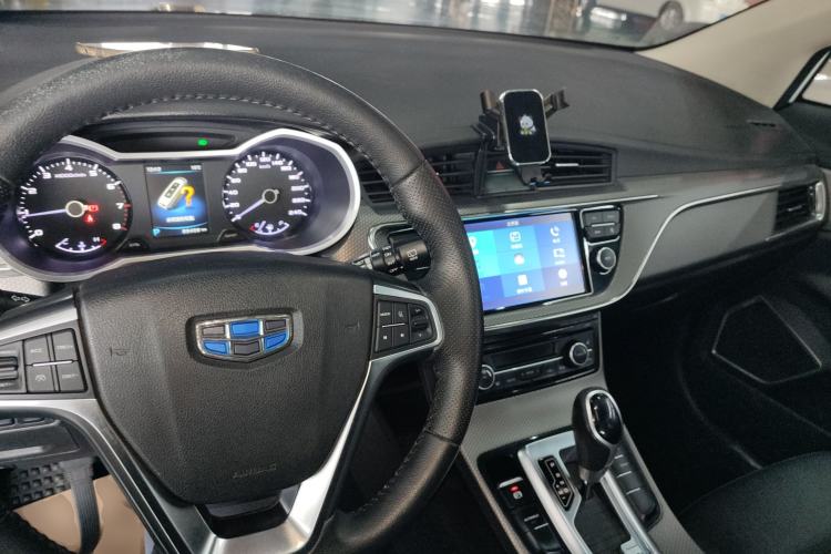 Used Geely Auto Emgrand GS 2017 Sport Edition 1.3T Automatic Smart Connectivity Model Center Console