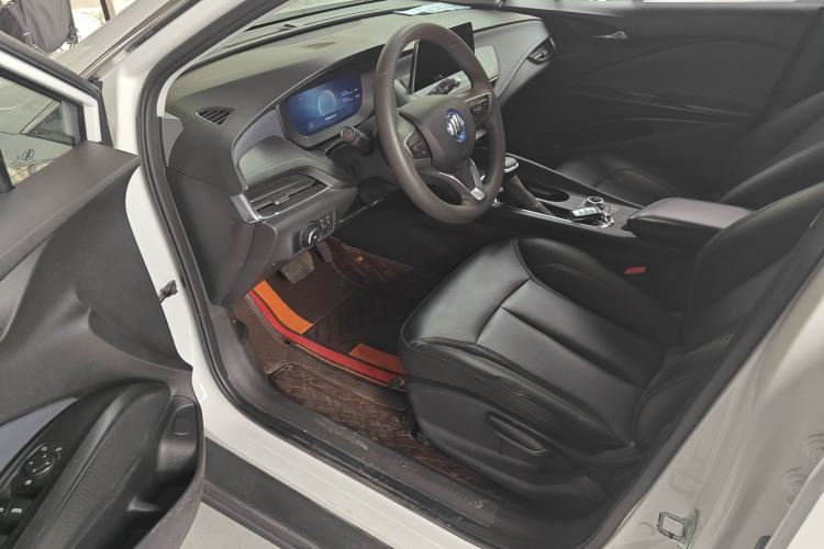 Used Buick Velite 6 2023 Revised Version 430 km Range – Commuter Edition Driver Seat