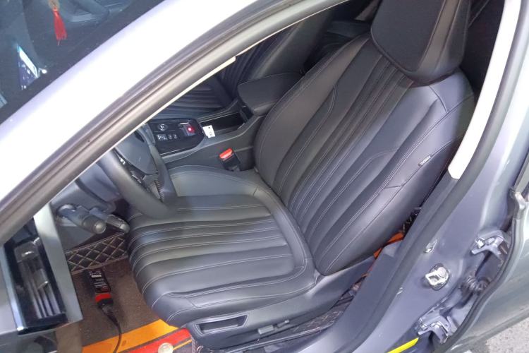 Used Peugeot 408 2022 1.6T Light-Chasing Edition
