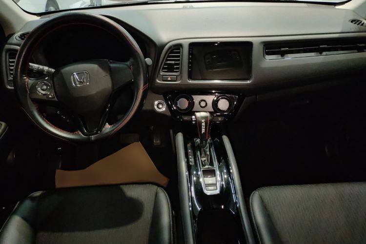 Used Honda Vezel 2019 1.5L CVT Luxury Model China VI Center Console