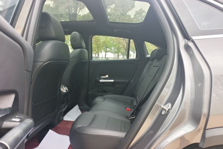 Used Mercedes-Benz GLA 2022 Second Facelift GLA 200 Interior 3