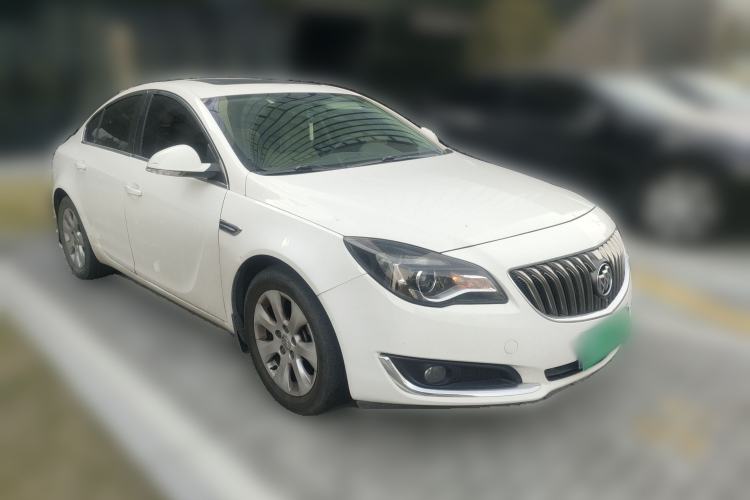 Used Buick Regal 2014 2.0L Leading Fashion Edition Front Right 45 Deg
