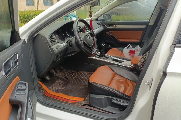 Used Volkswagen Lamando 2015 230TSI Manual Trend Edition Driver Seat