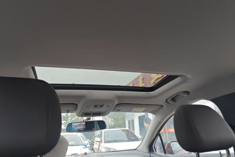 Used Chevrolet Cruze 2017 1.5L Automatic Pioneer Sunroof Edition Headliner