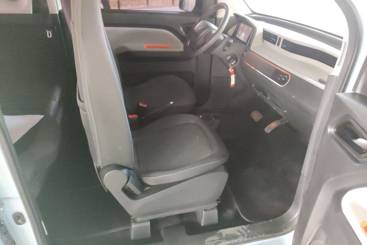 Used Wuling Hongguang MINIEV 2021 Macaron Premium Model – Lithium-NMC Right Front Seat
