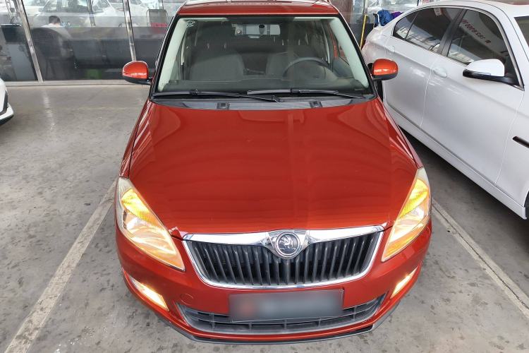 Used Skoda Fabia 2014 1.4L Automatic Crystal Edition
