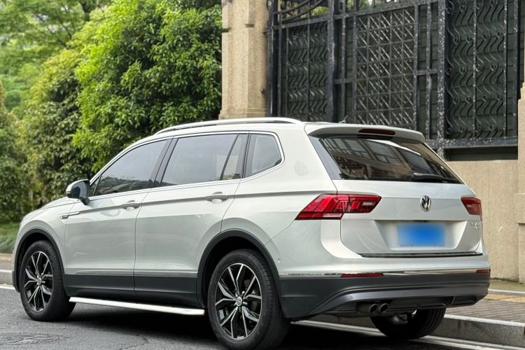 Used Volkswagen Tiguan L 2019 330TSI Automatic Two-Wheel Drive Smart Luxury Version China VI Standard
