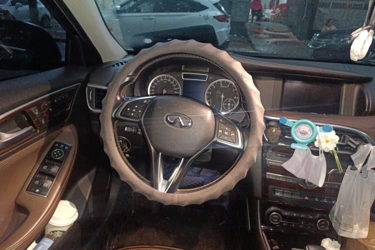 Used Infiniti QX30 2017 1.6T Two-Wheel-Drive Sport Edition