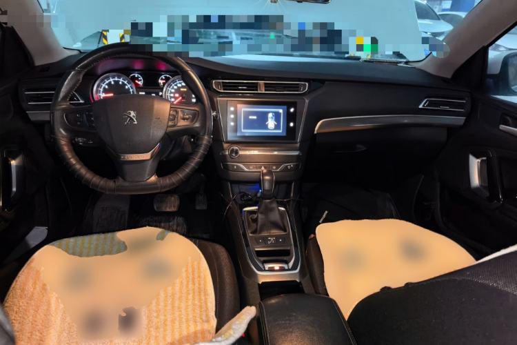 Used Peugeot 408 2015 1.2T Automatic Luxury Edition Center Console