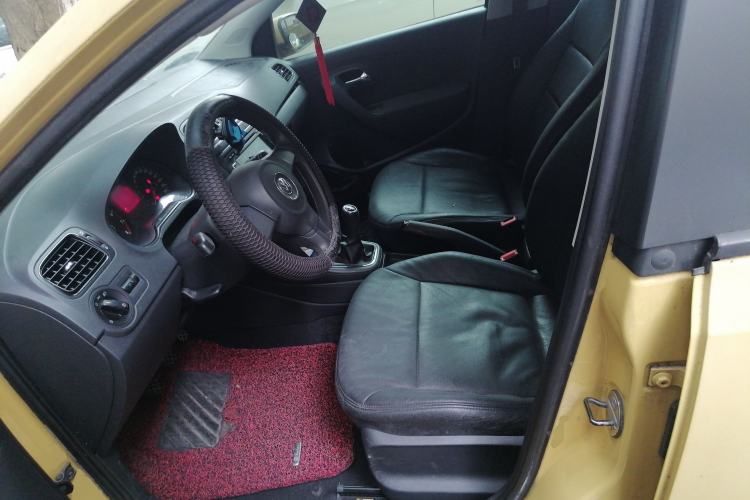 Used Volkswagen Polo 2011 1.4L Manual ZhiLe Edition Left Front Seat