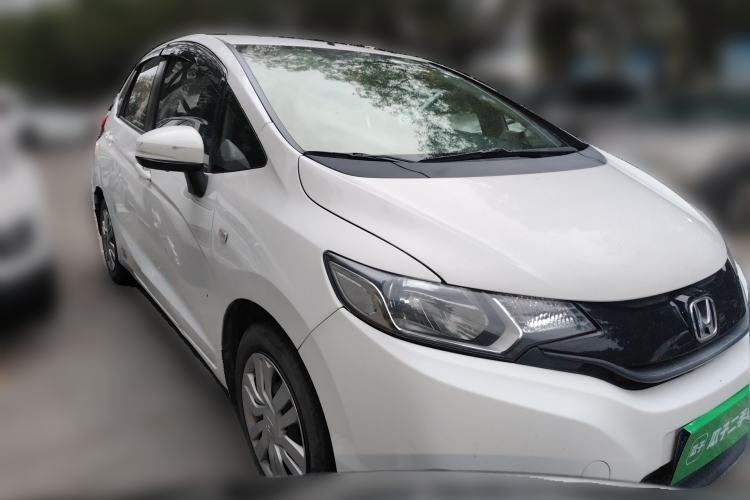 Used Honda Fit 2014 1.5L LX CVT Comfort Model Front Right 45 Deg
