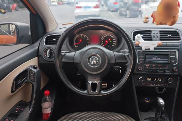 Used Volkswagen Polo 2012 1.6L Cross Polo Automatic Transmission Steering Wheel