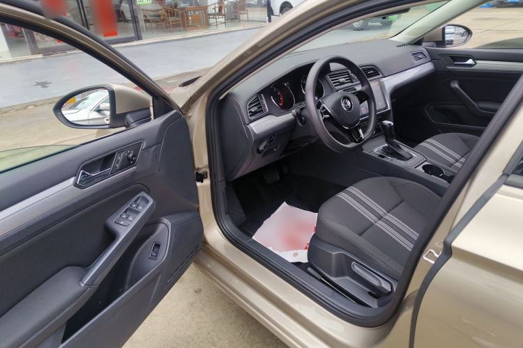 Used Volkswagen Lamando 2017 230TSI DSG Fashion Edition
