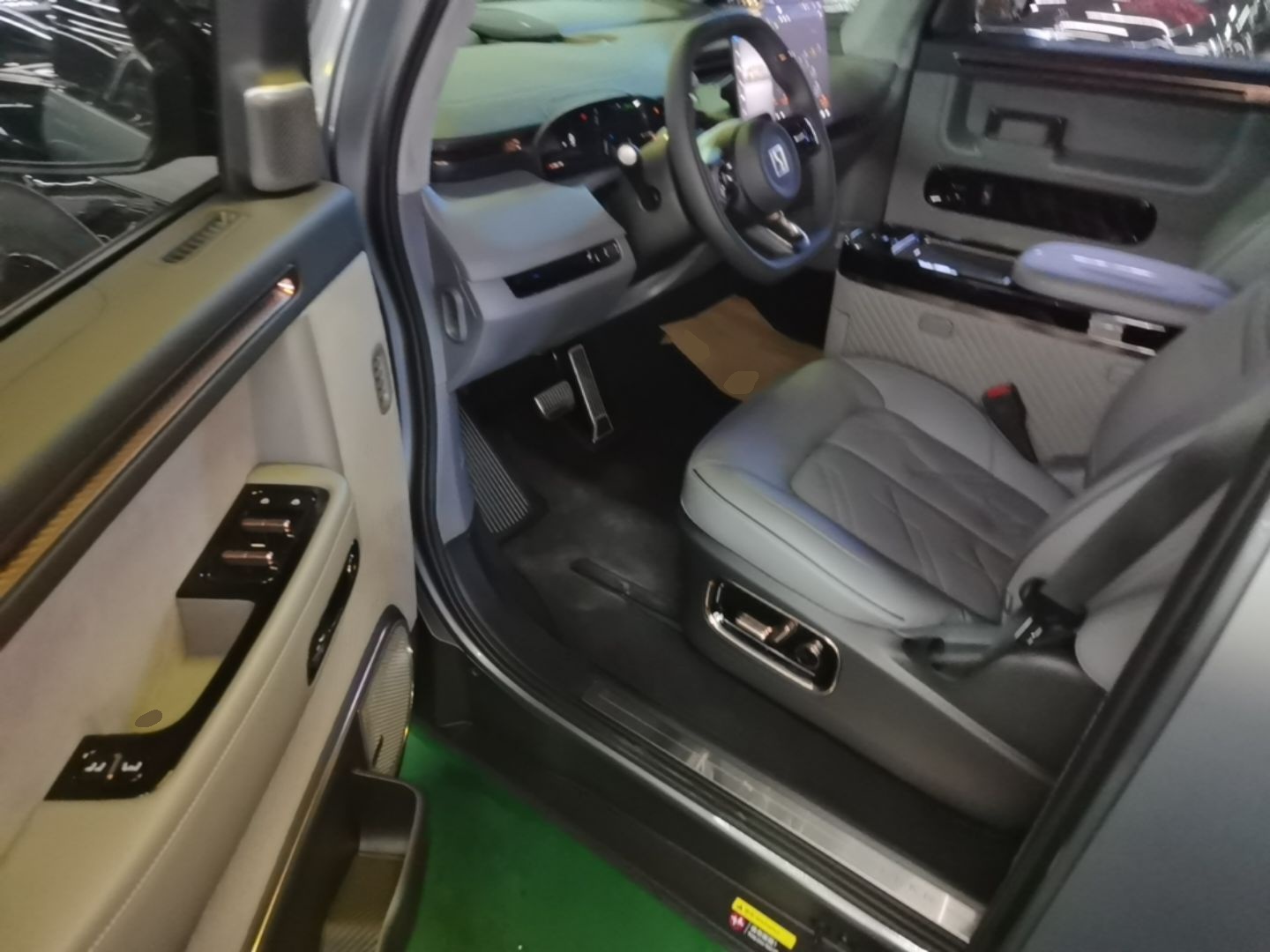 Zeekr MIX 2025 Intelligent Driving Version — снимка 20
