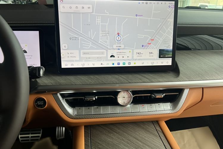 Used Tank 500 New Energy 2025 Hi4-Z Audio And AC Panel