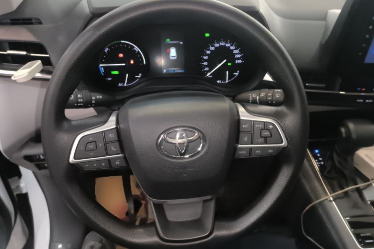 Used Toyota Granvia 2023 2.5L Hybrid Luxury Edition