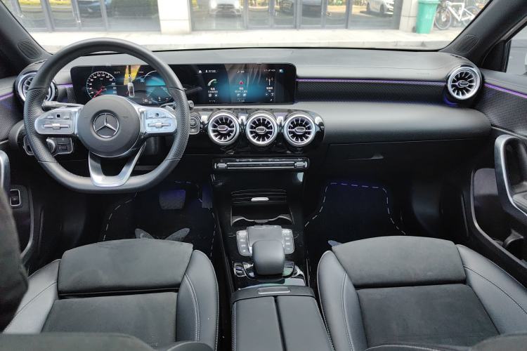 Used Mercedes-Benz A-Class 2022 Second Facelift A 200 L Sport Sedan Fashion Version
