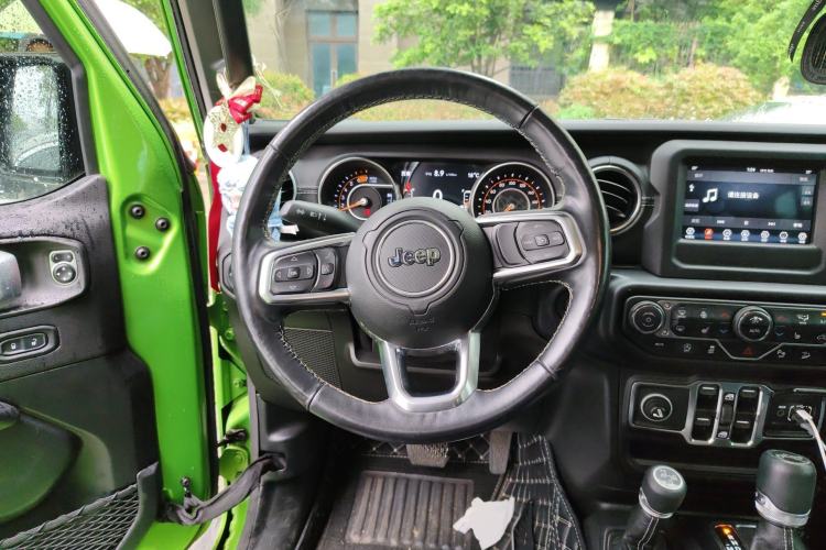 Used Jeep Wrangler 2019 2.0T Sahara 4-Door Version China V Standard Steering Wheel