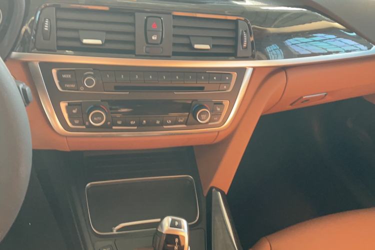 Used BMW 3 Series GT 2016 320i Design Package Edition Audio And AC Panel