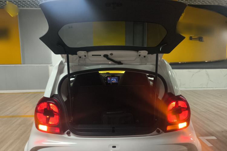 Used Roewe Clever 2021 302 km New Four-Seater Super-Efficient Version